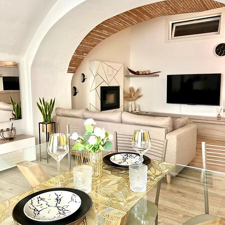 L'Arco Sul Lago • Gold Apartment Castro  Eksteriør bilde