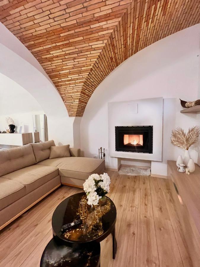L'Arco Sul Lago • Gold Apartment Castro  Eksteriør bilde