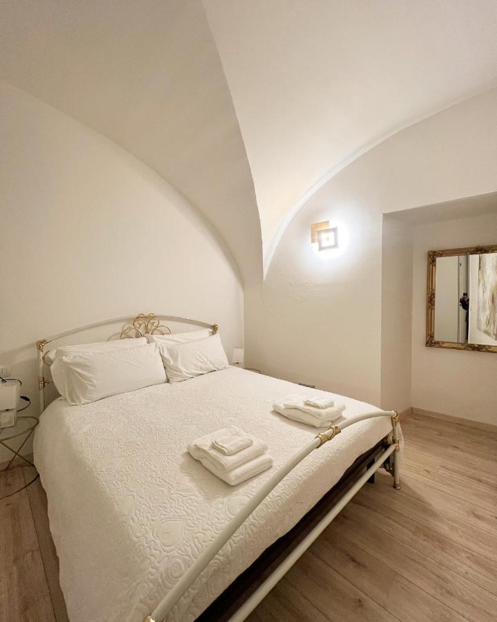 L'Arco Sul Lago • Gold Apartment Castro  Eksteriør bilde