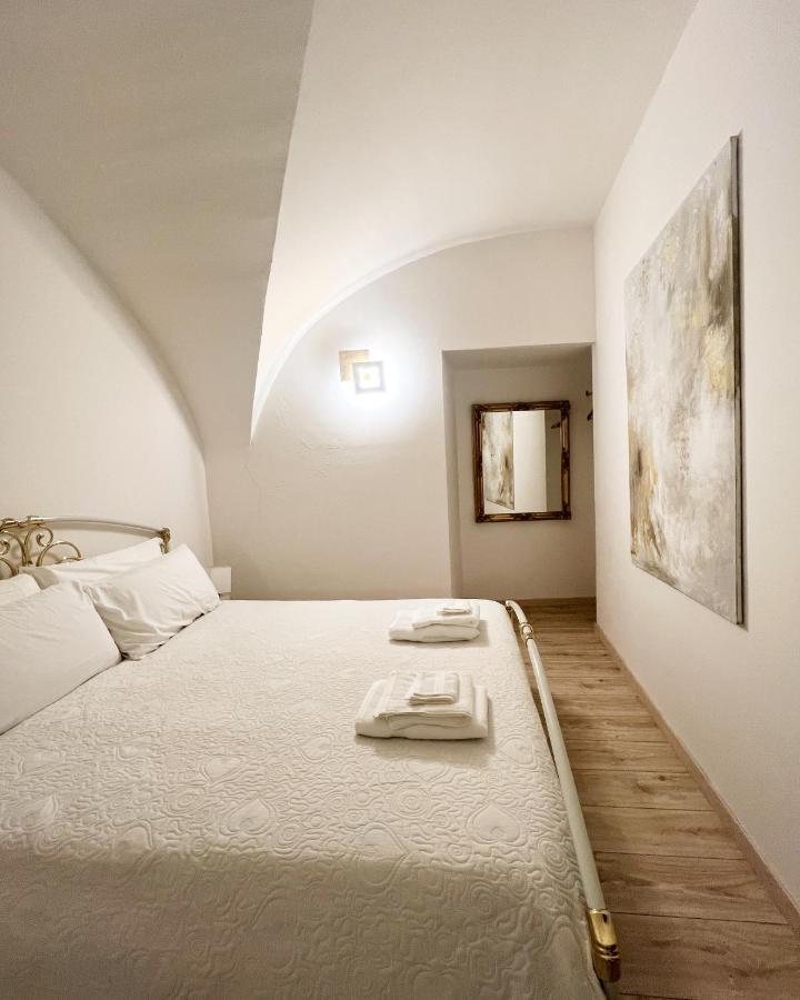 L'Arco Sul Lago • Gold Apartment Castro  Eksteriør bilde