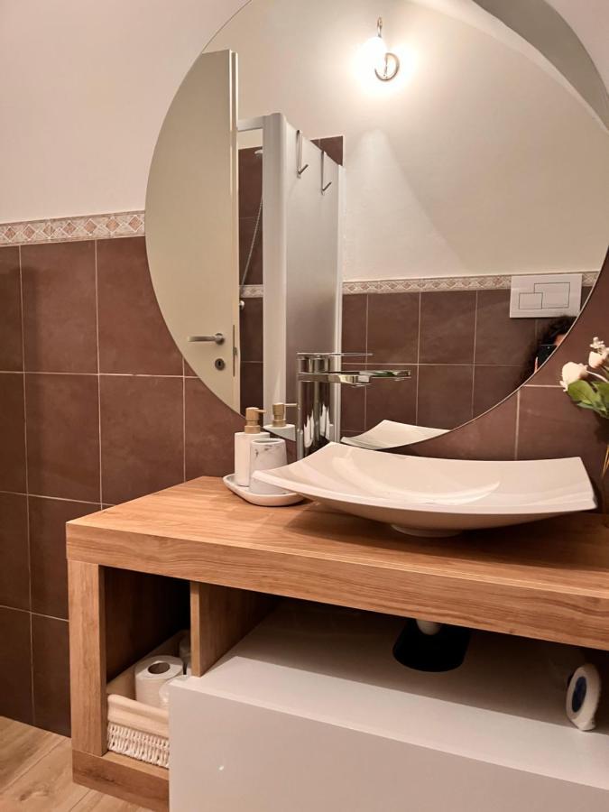 L'Arco Sul Lago • Gold Apartment Castro  Eksteriør bilde