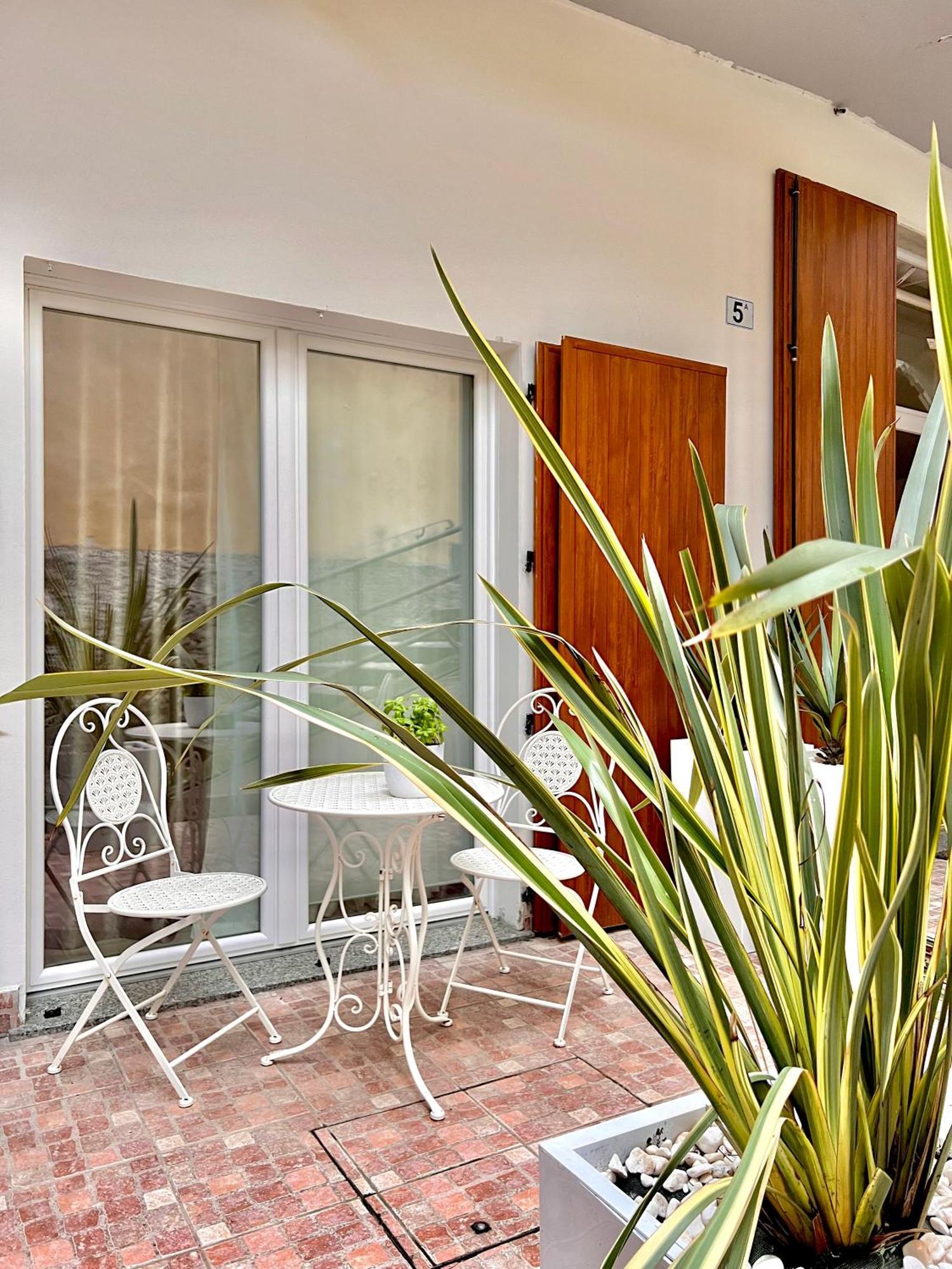 L'Arco Sul Lago • Gold Apartment Castro  Eksteriør bilde