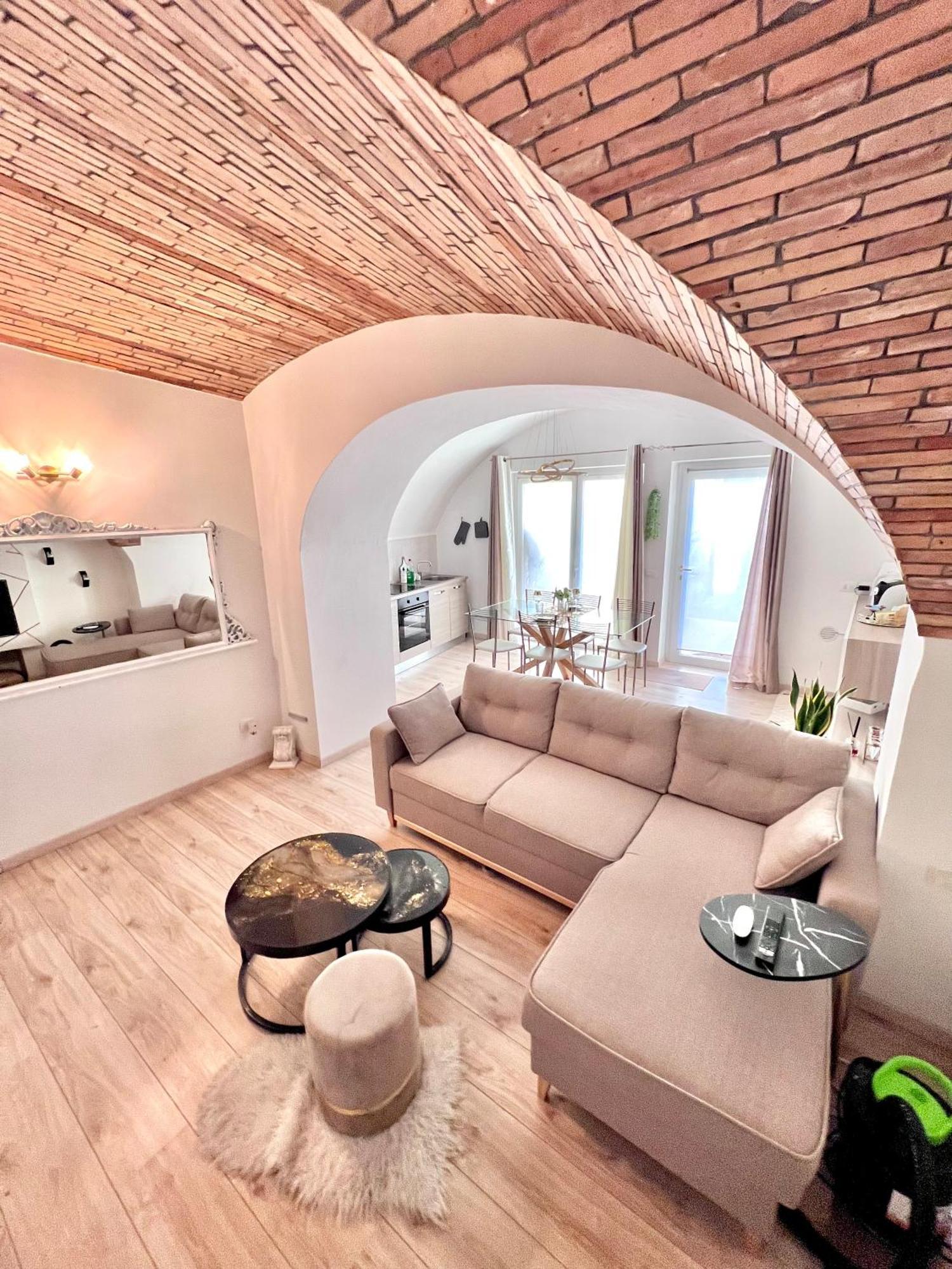 L'Arco Sul Lago • Gold Apartment Castro  Eksteriør bilde