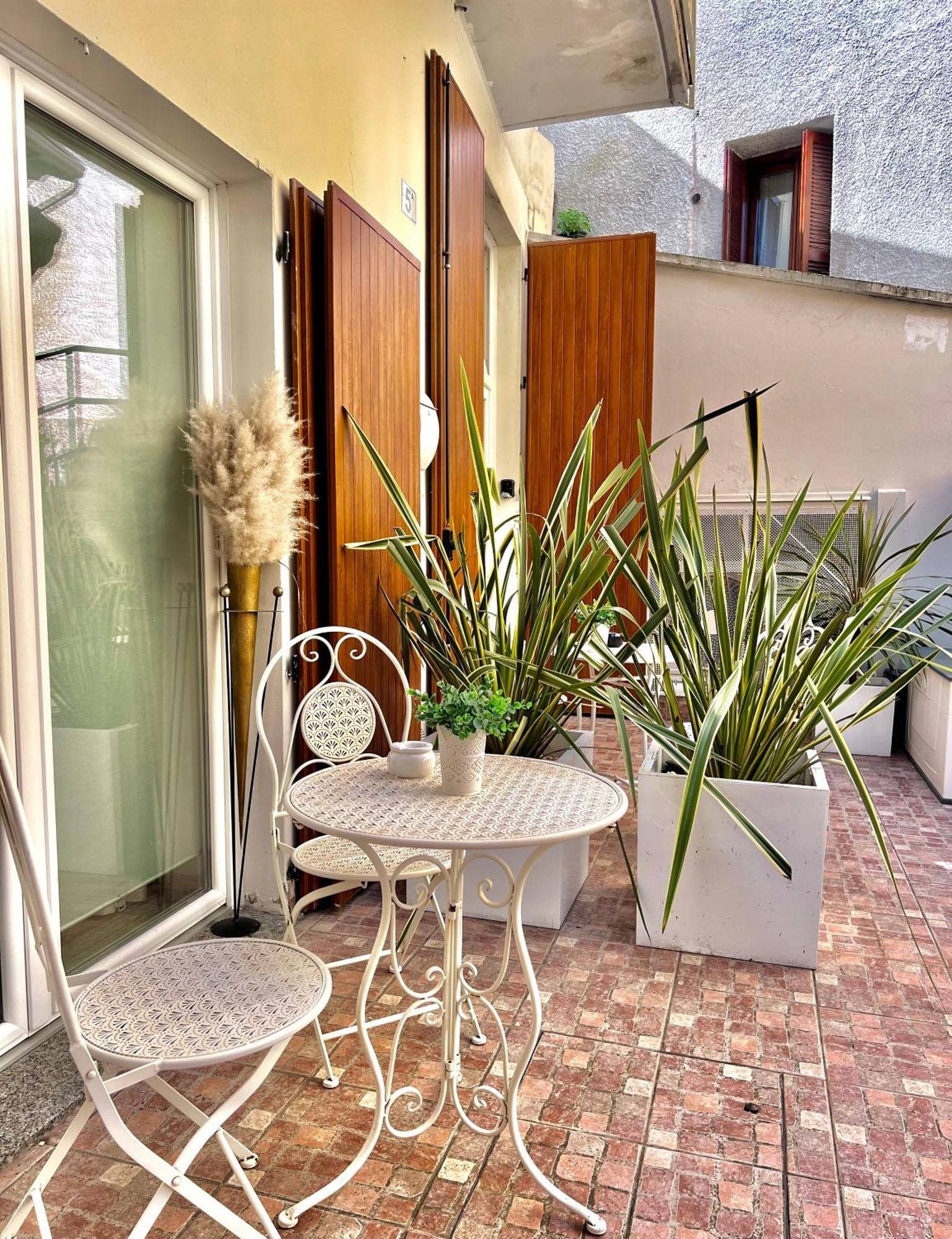 L'Arco Sul Lago • Gold Apartment Castro  Eksteriør bilde